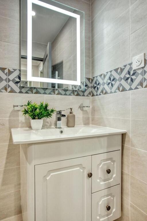 Apartment 110m2- 3ch-clim-tres Spacieux Paris