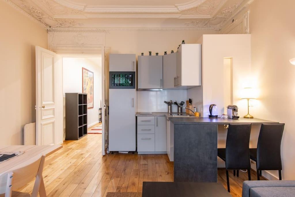 Apartment Morland - And Cozy Near The Seine Paris