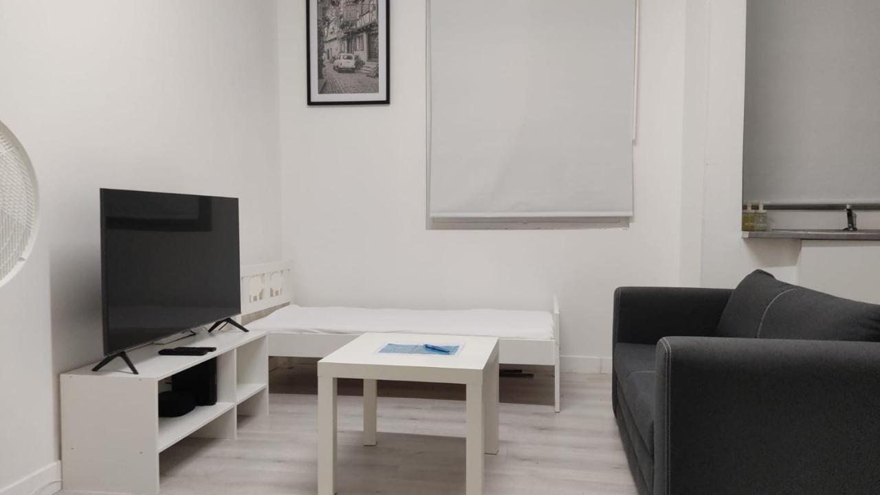 Apartment Nice Flat Near Gare Du Nord O Gare Du L Est Free Wi-fi And Netflix