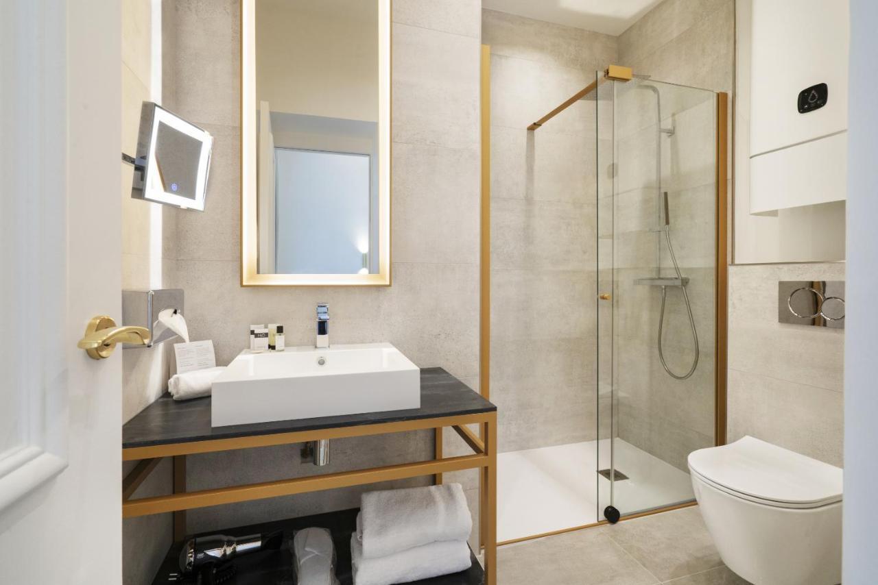 Vestay Montaigne Hotel Paris