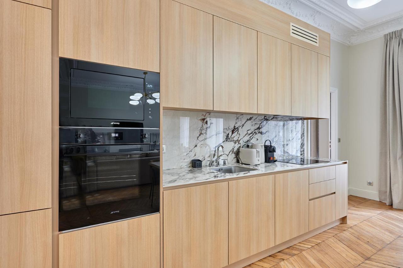 Center Of By Prestige Apartment *