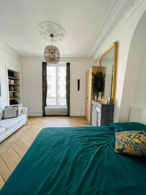 Brand New Flat In Apartment Paris