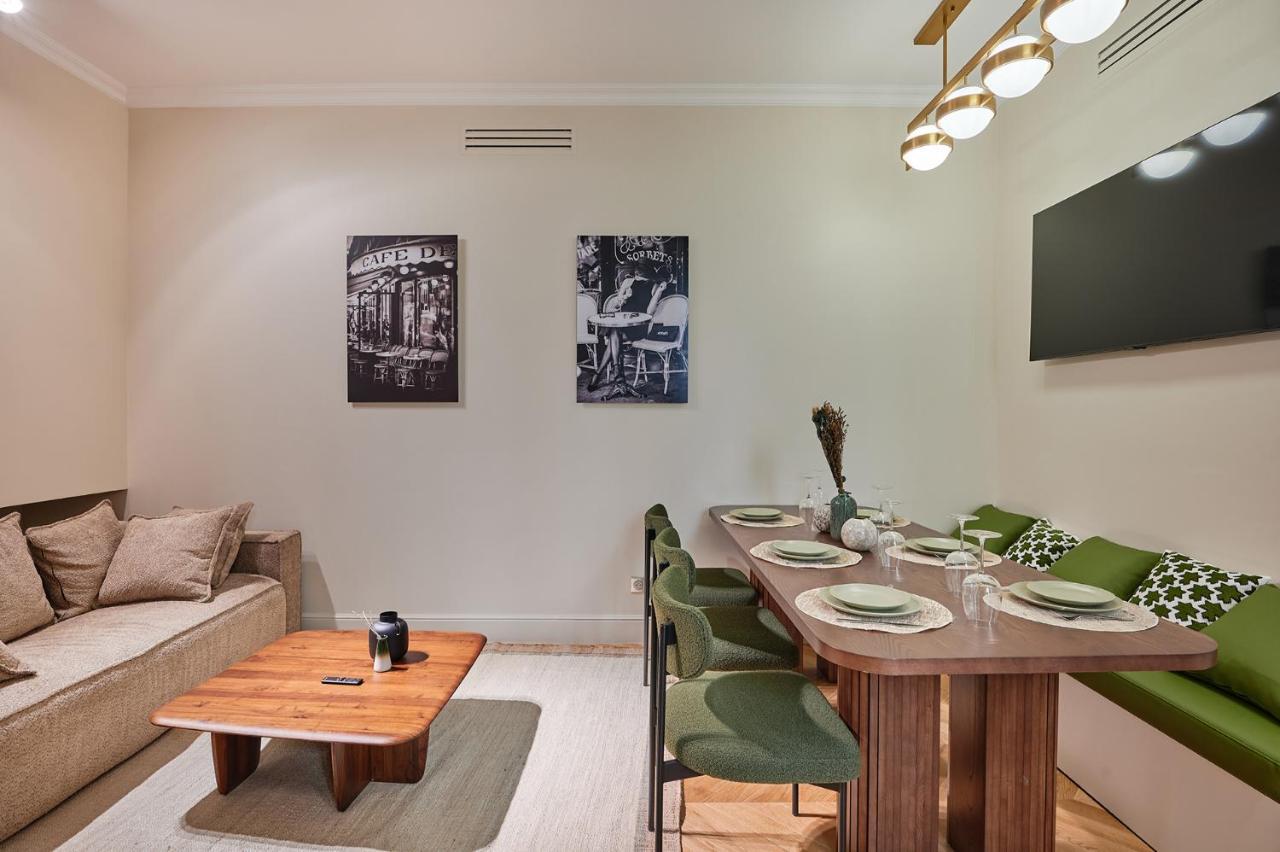 Center Of By Prestige Apartment Paris