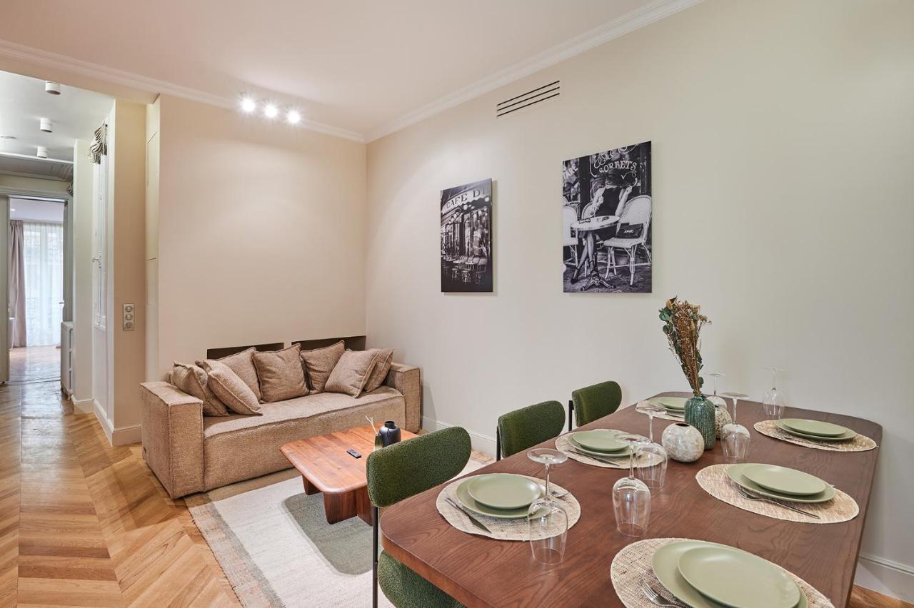 Center Of By Prestige * Paris