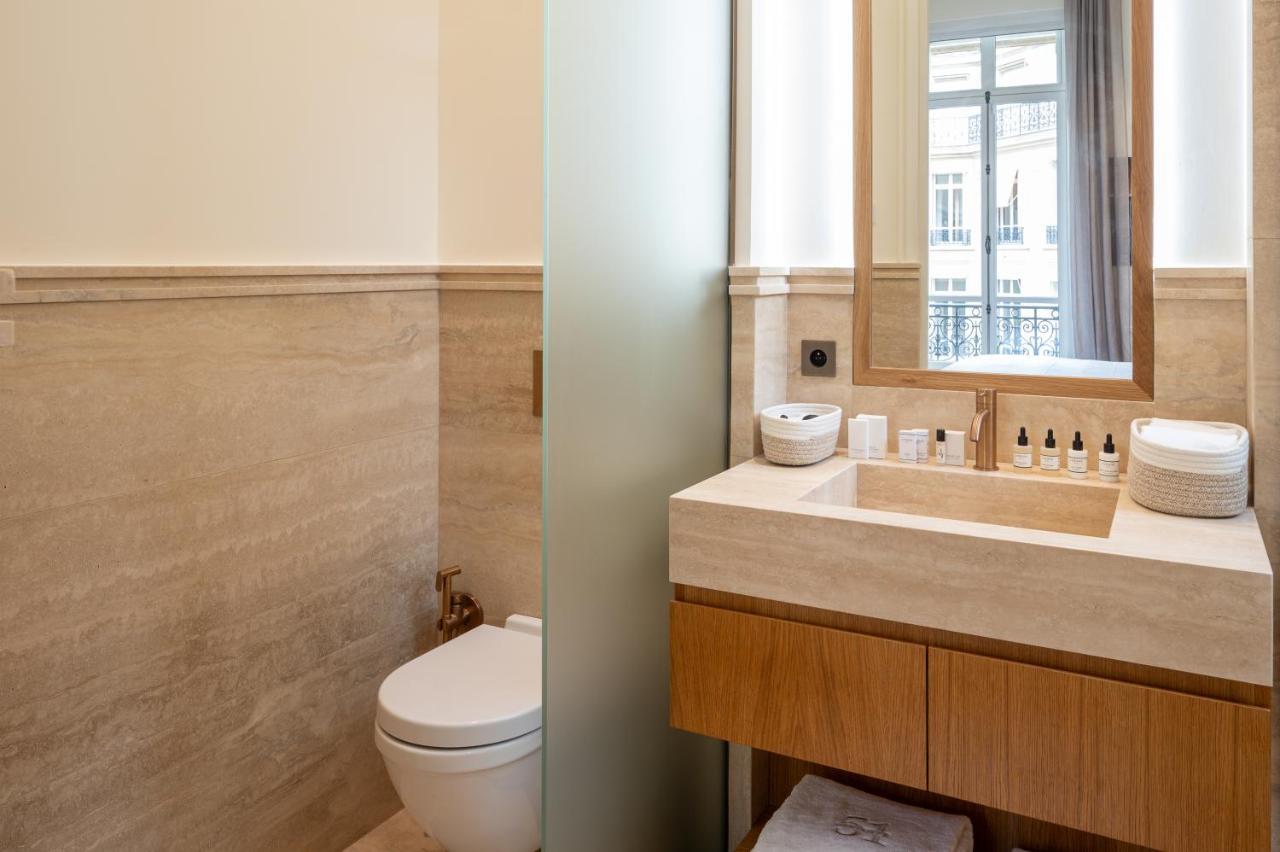 Apartment Avenue Montaigne - Champs Elysees