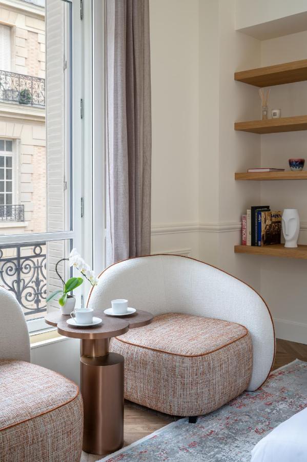 Apartment Avenue Montaigne - Champs Elysees Paris