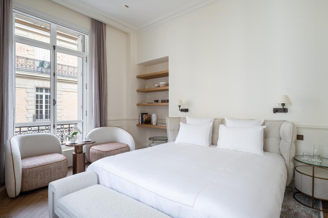 Avenue Montaigne - Champs Elysees Apartment