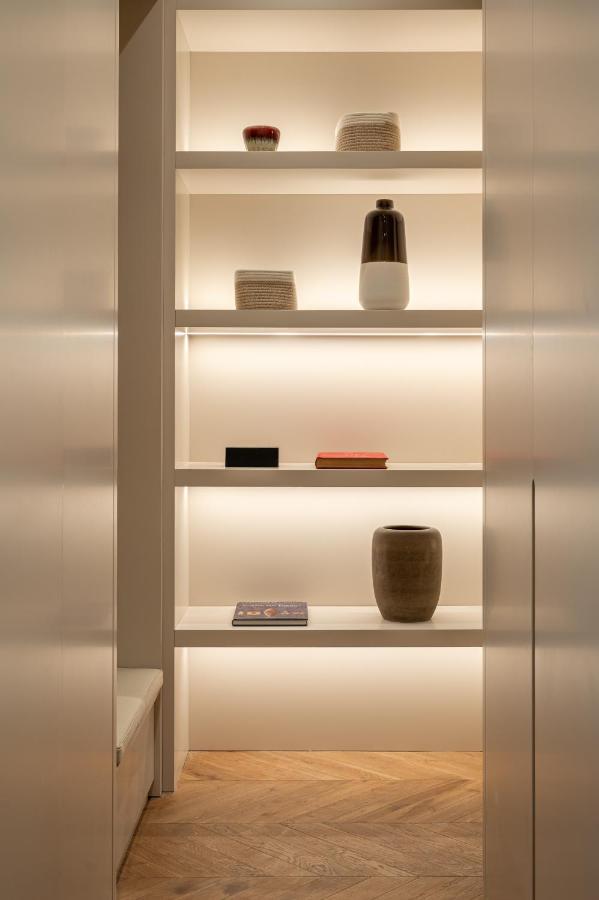 Avenue Montaigne - Champs Elysees Apartment