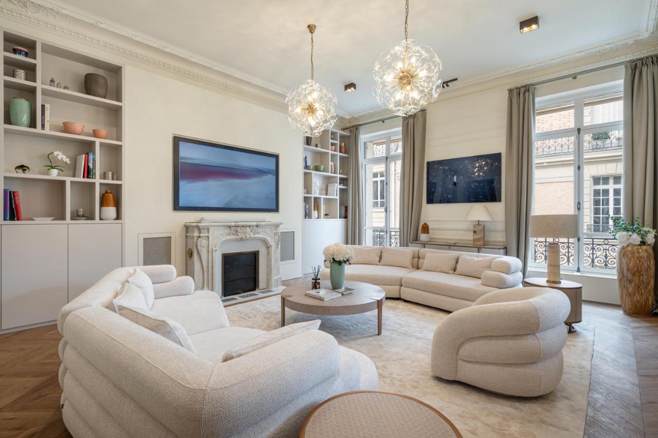 Avenue Montaigne - Champs Elysees Apartment *