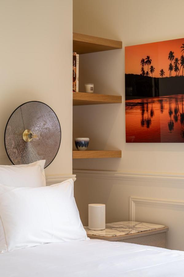 Avenue Montaigne - Champs Elysees Apartment