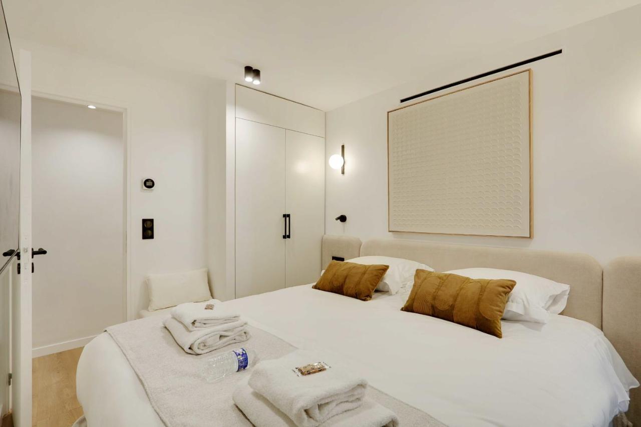 Apartment Chic Parisian Retreat 2-bedroom In The Vibrant 10th Arrond *