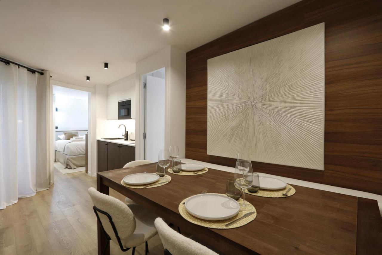 Chic Parisian Retreat 2-bedroom In The Vibrant 10th Arrond Apartment