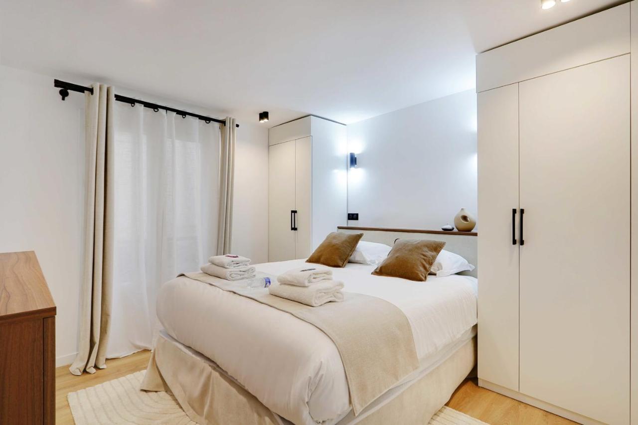 Apartment Chic Parisian Retreat 2-bedroom In The Vibrant 10th Arrond