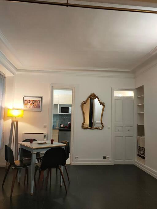 Appartement Les Abbesses Paris
