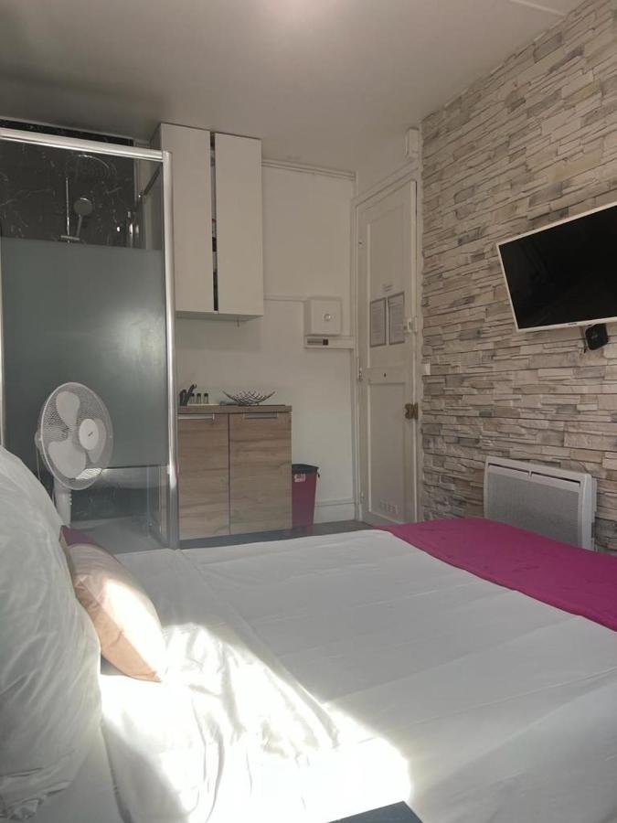 Petit Studette Sous Le Toit In The Heart Of The Fashion And Luxury District Apartment *