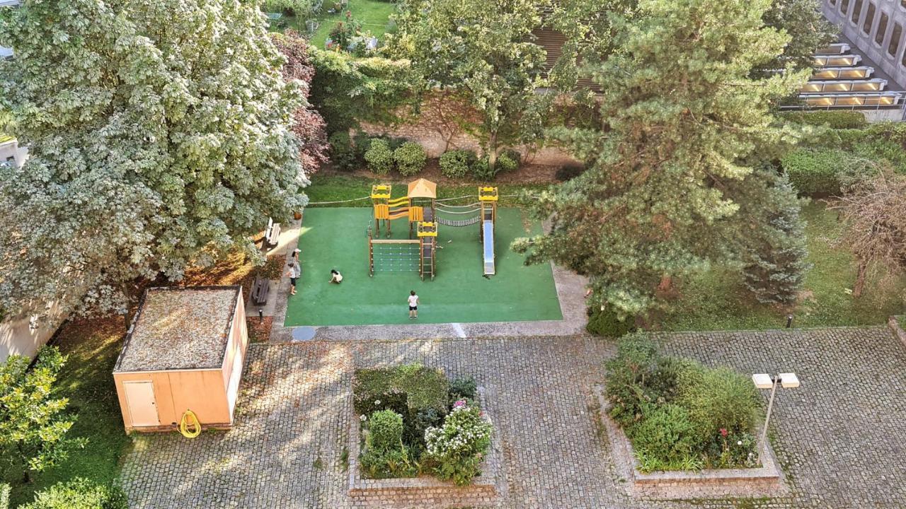 Cosy Flat 60m2 - Beautiful Large Rooftop - Near Metro And Train Station - Free Secure Car Parking Apartment Paris