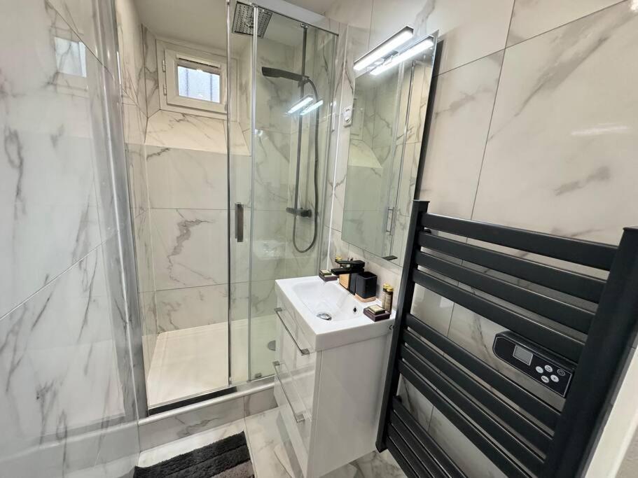 Apartment Magnifique - Mairie 18eme Paris