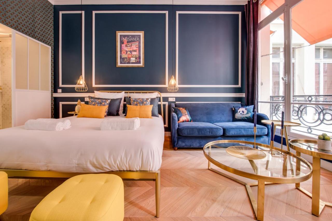 The Champs Elysees Blue Apartment *