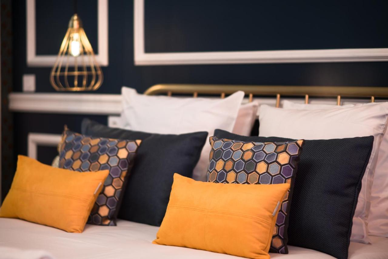 The Champs Elysees Blue Apartment Paris
