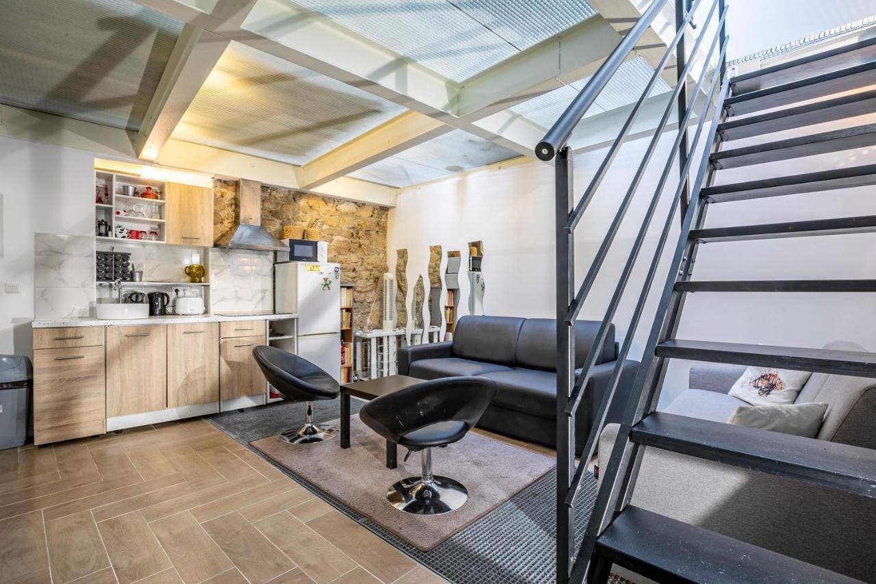 Comme A La Maison