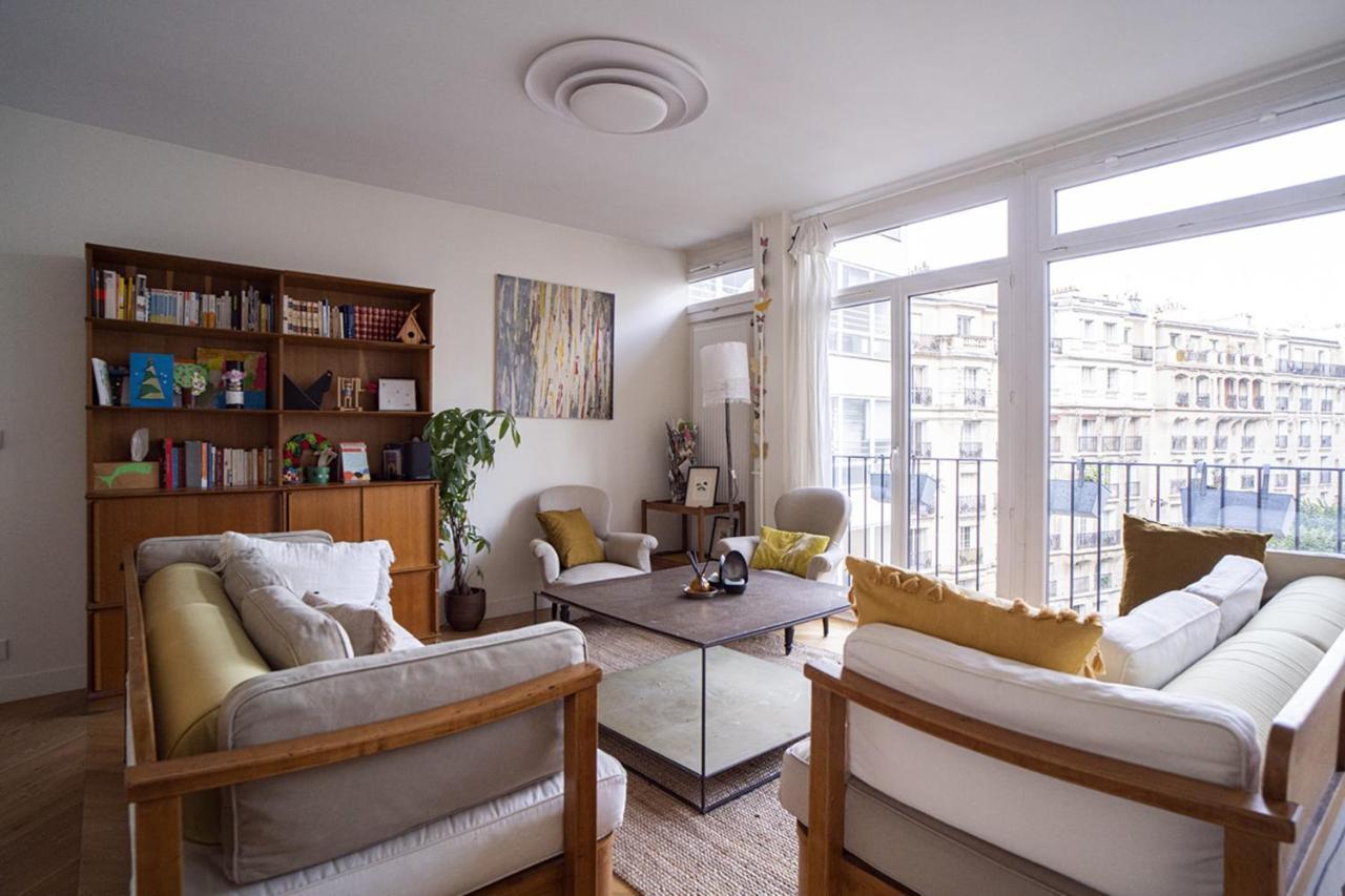 Spacious With View Of The Eiffel Tower * Paris
