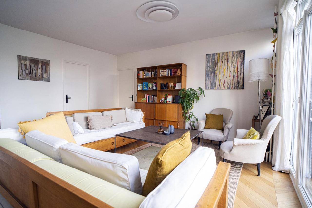Spacious With View Of The Eiffel Tower * Paris