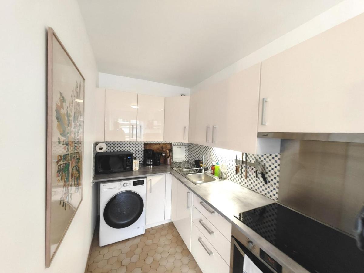 Apartment Avec Balcon Et Parking A Alesia