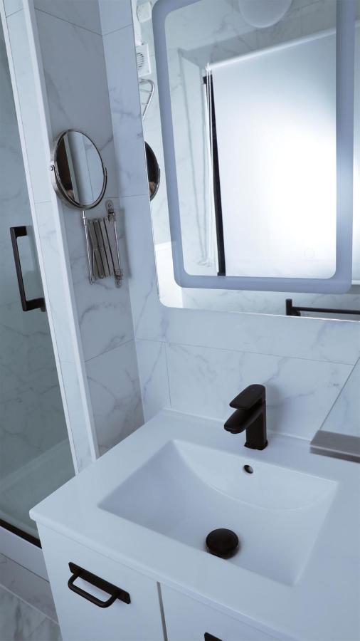 Champs Elysees & Arc De Triomphe - Cityapartmentstay *