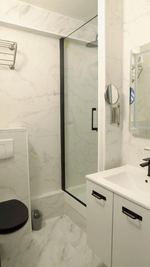 Champs Elysees & Arc De Triomphe - Cityapartmentstay * Paris
