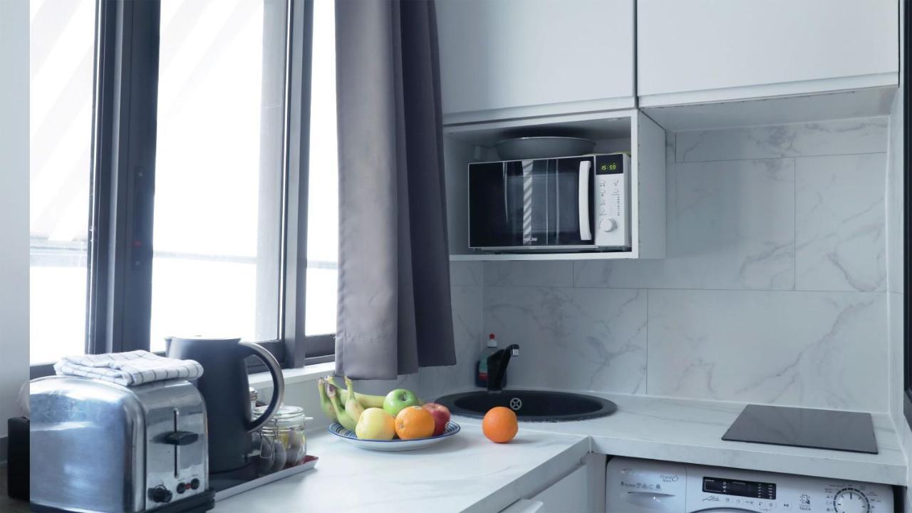 Champs Elysees & Arc De Triomphe - Cityapartmentstay Paris
