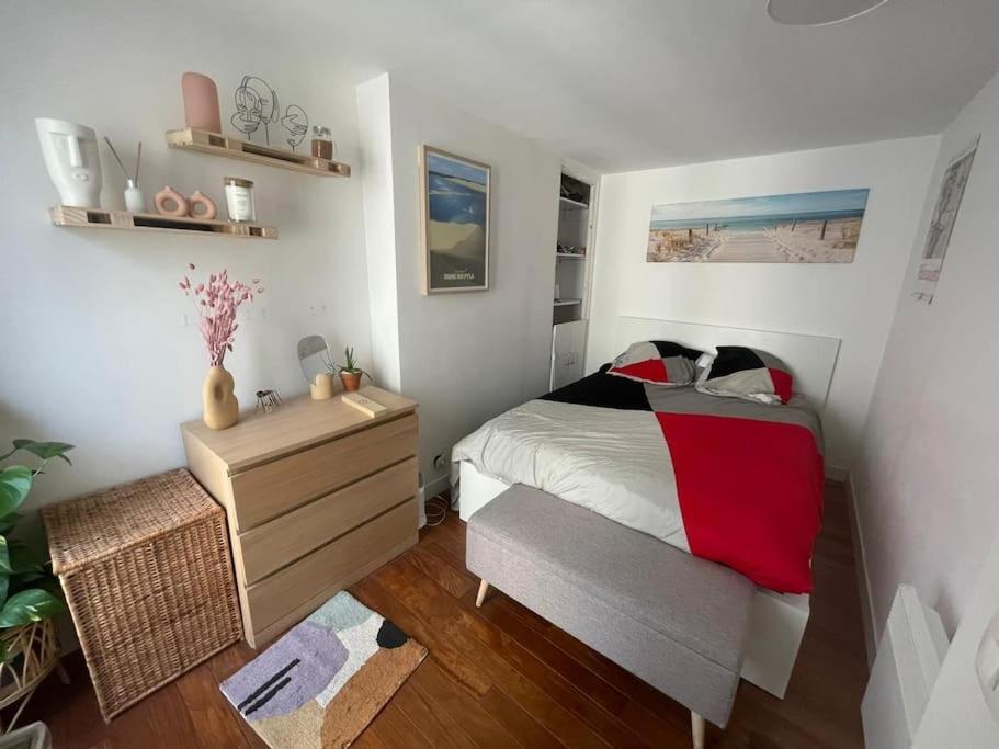 Charming In The Center Of Apartment Paris