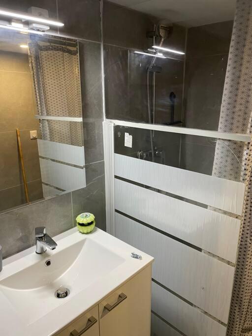 Appartement Confortable - Opera - Place De La Madeleine - Saint Martin - 4 Pers Paris