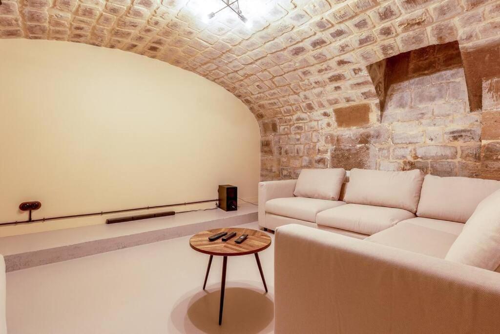 Nouveau - Industrial - 6p - Gym/sauna Apartment *