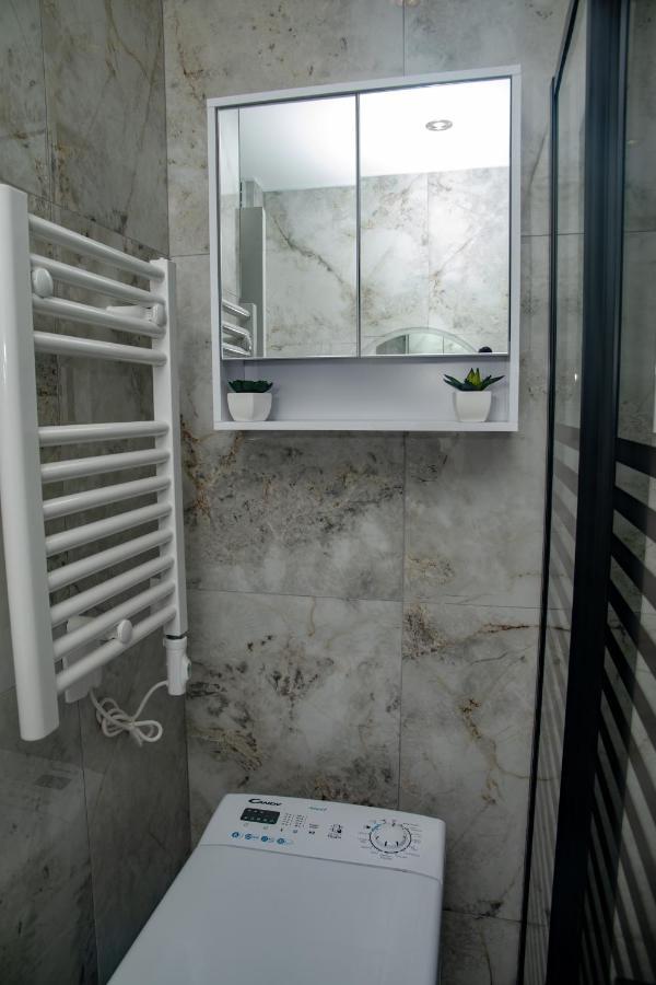 Apartment Paris' Premium Romantic