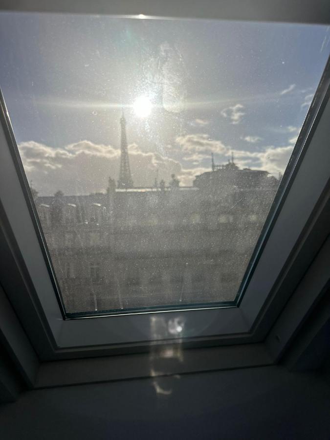 Petit Studette Sous Le Toit In The Heart Of The Fashion And Luxury District Apartment