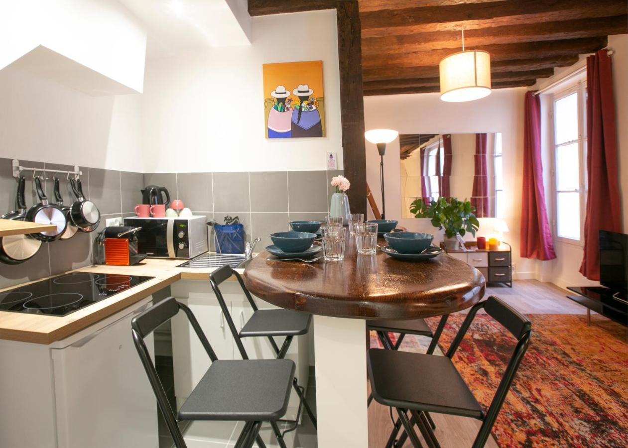 Authentic In Center Of Parisian Marais Apartamento *