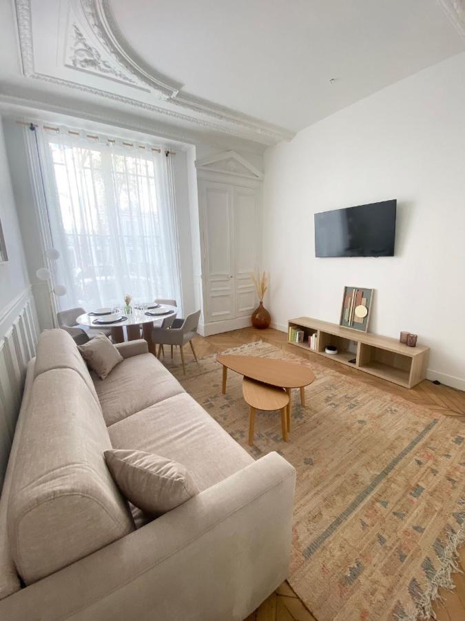 Tour Eiffel/luxury N°6 *