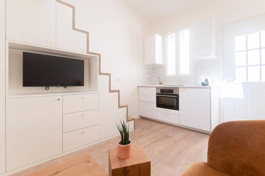 Apartment Beautiful In Small House Near Eiffel Tower Paris