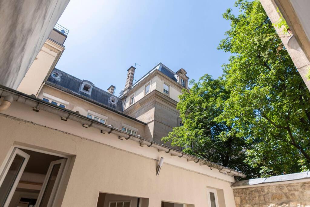 Beautiful In Small House Near Eiffel Tower * Paris
