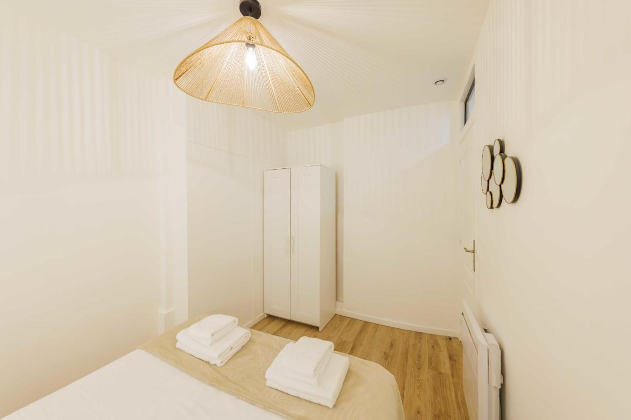 Modern - 2br-6p - Republique *