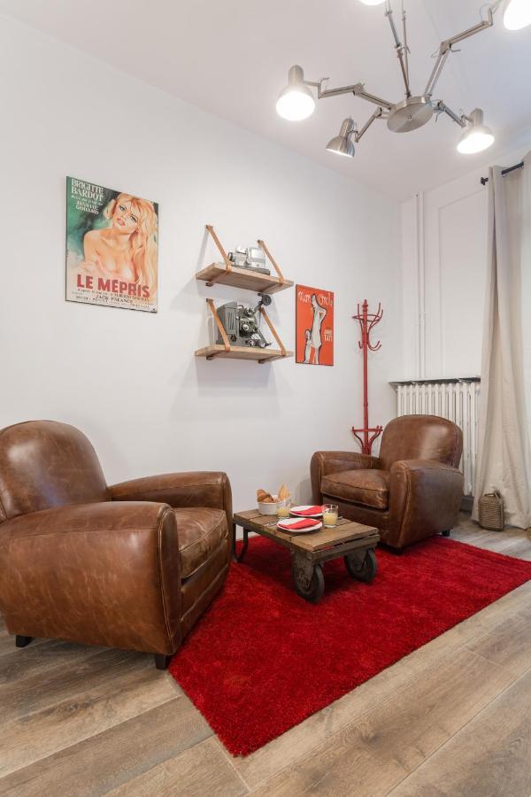 Duplex Cinema Face Au Parc Des Expositions