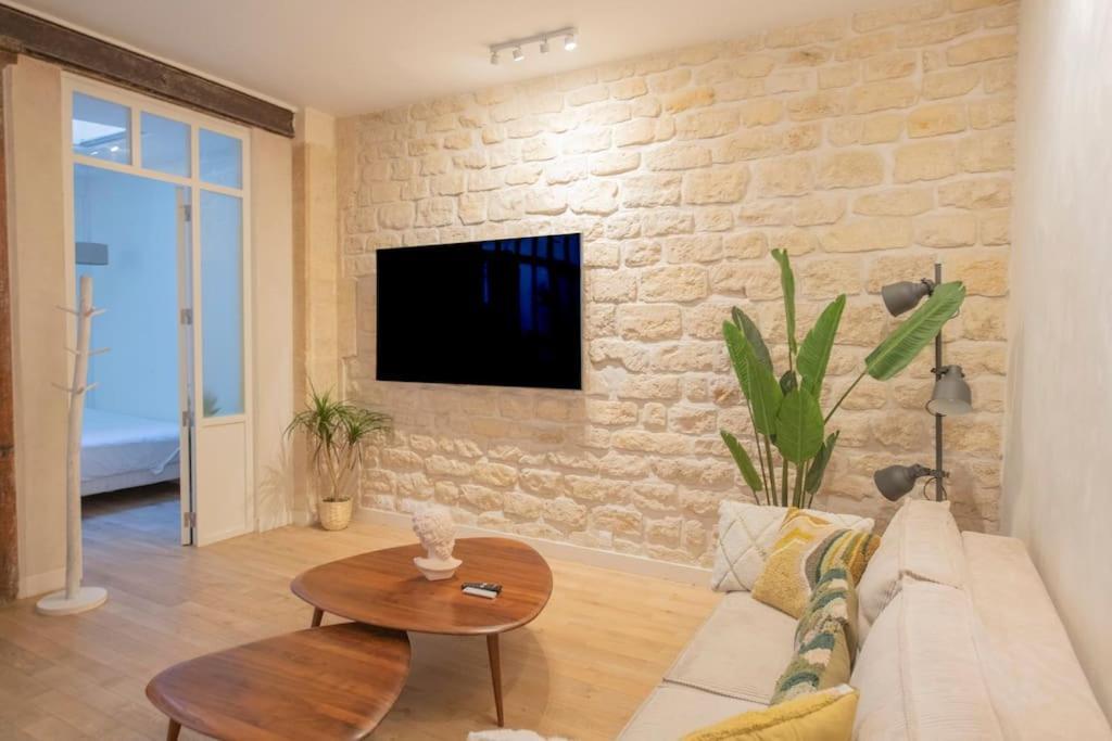 Part Of Saint-germain-des Pres / 3 Bedrooms * Paris
