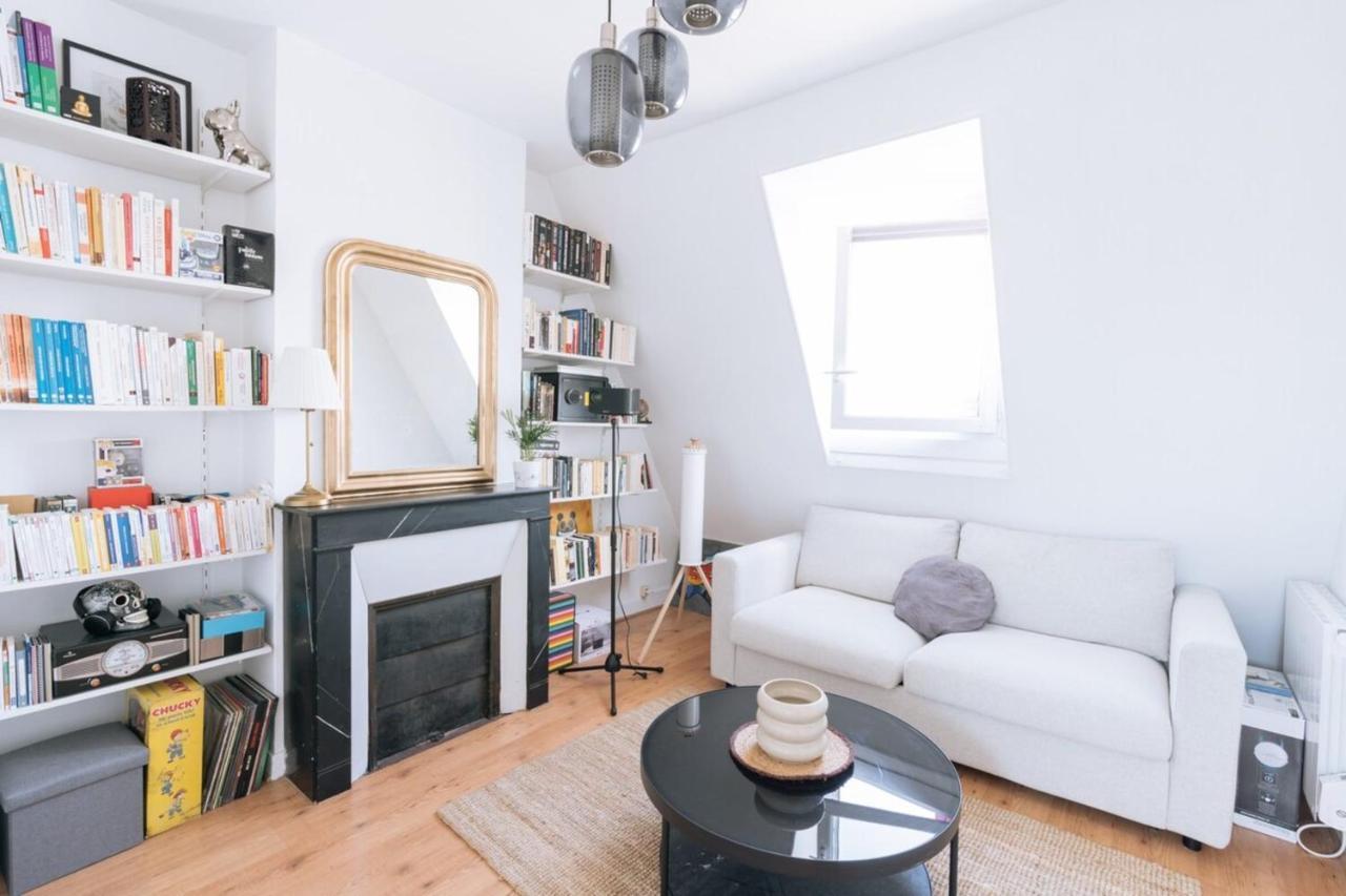 Chic W 2 Sofa Beds 18th Arrondissement