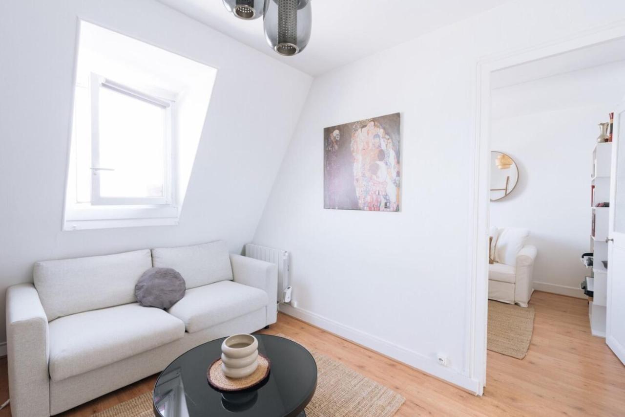 Apartment Chic W 2 Sofa Beds 18th Arrondissement Paris