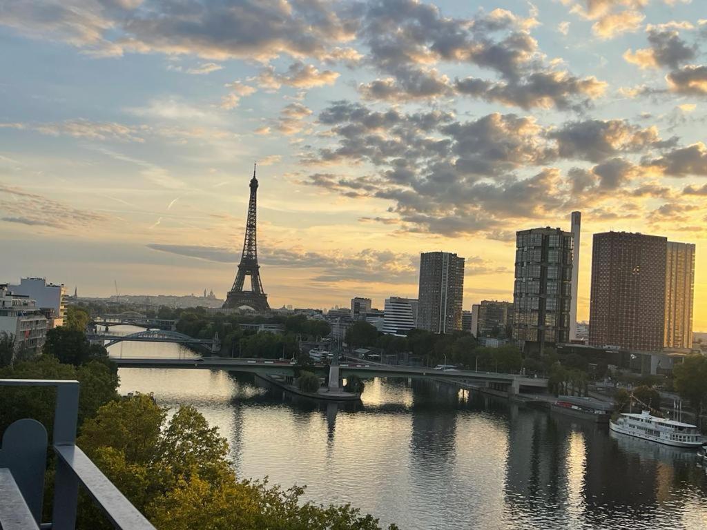 Vue Tour Eiffel 16 Eme Appartement *