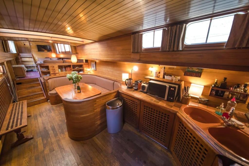 Botel Classic Riverboat In The Center Of Paris