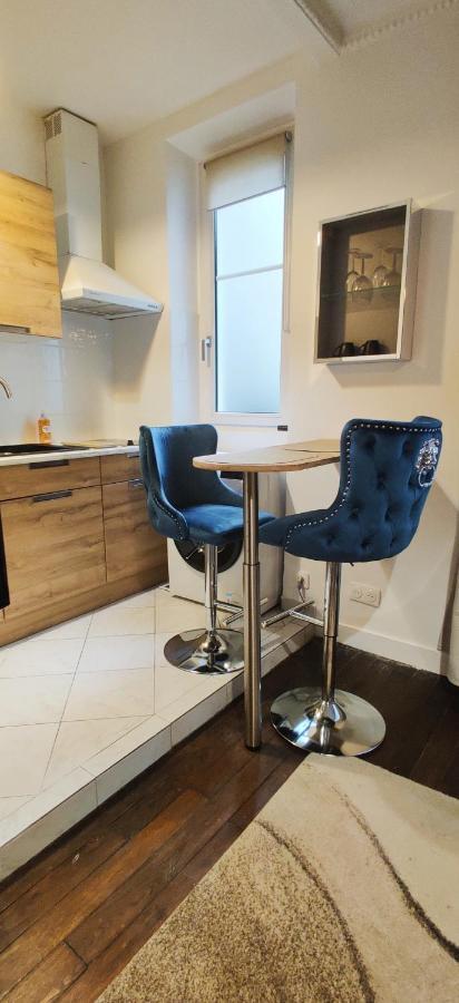Luxueux Studio Au Centre De 17 Eme * Paris