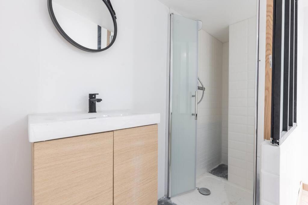 Apartment Charming Two Bedroom Wagram 17th