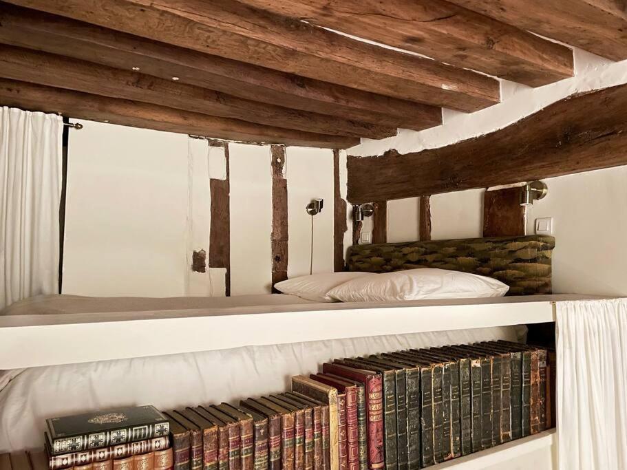 Apartment De Charme Au Coeur De L'ile St Louis *