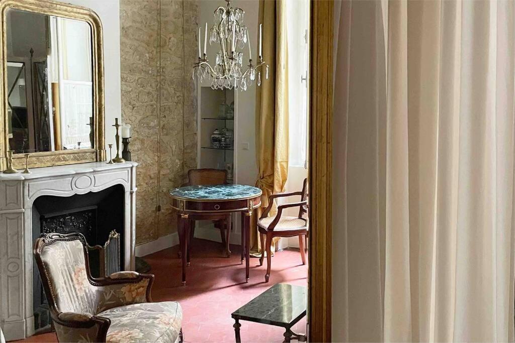 De Charme Au Coeur De L'ile St Louis Paris